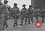 Image 502e Régiment d'infanterie de parachutistes la 101e Division aéroportée l'Angleterre, 1944, de la seconde 4 séquences d'archives historiques vidéo 65675058878