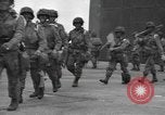 Image 502e Régiment d'infanterie de parachutistes la 101e Division aéroportée l'Angleterre, 1944, de la seconde 7 séquences d'archives historiques vidéo 65675058878
