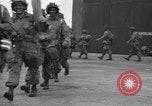 Image 502e Régiment d'infanterie de parachutistes la 101e Division aéroportée l'Angleterre, 1944, de la seconde 13 séquences d'archives historiques vidéo 65675058878