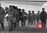Image 502e Régiment d'infanterie de parachutistes la 101e Division aéroportée l'Angleterre, 1944, de la seconde 18 séquences d'archives historiques vidéo 65675058878