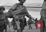 Image 502e Régiment d'infanterie de parachutistes la 101e Division aéroportée l'Angleterre, 1944, de la seconde 27 séquences d'archives historiques vidéo 65675058878