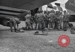 Image 502e Régiment d'infanterie de parachutistes la 101e Division aéroportée l'Angleterre, 1944, de la seconde 43 séquences d'archives historiques vidéo 65675058878