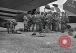 Image 502e Régiment d'infanterie de parachutistes la 101e Division aéroportée l'Angleterre, 1944, de la seconde 45 séquences d'archives historiques vidéo 65675058878