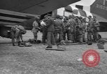 Image 502e Régiment d'infanterie de parachutistes la 101e Division aéroportée l'Angleterre, 1944, de la seconde 50 séquences d'archives historiques vidéo 65675058878