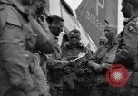 Image 502e Régiment d'infanterie de parachutistes la 101e Division aéroportée l'Angleterre, 1944, de la seconde 62 séquences d'archives historiques vidéo 65675058878