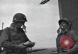 Standbild Fallschirm 502nd Infanterie Regiment 101st Air Borne Division Vereinigtes Königreich, 1944, aus Sekunde 5 historischem Filmmaterial Videoclip 65675058879