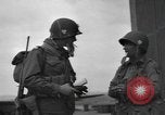 Standbild Fallschirm 502nd Infanterie Regiment 101st Air Borne Division Vereinigtes Königreich, 1944, aus Sekunde 17 historischem Filmmaterial Videoclip 65675058879