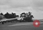 Standbild Fallschirm 502nd Infanterie Regiment 101st Air Borne Division Vereinigtes Königreich, 1944, aus Sekunde 31 historischem Filmmaterial Videoclip 65675058879