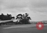 Standbild Fallschirm 502nd Infanterie Regiment 101st Air Borne Division Vereinigtes Königreich, 1944, aus Sekunde 32 historischem Filmmaterial Videoclip 65675058879