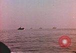 Image des péniches de débarquement de l'infanterie Normandie France, 1944, de la seconde 5 séquences d'archives historiques vidéo 65675058882