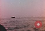 Image des péniches de débarquement de l'infanterie Normandie France, 1944, de la seconde 8 séquences d'archives historiques vidéo 65675058882