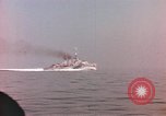 Image des péniches de débarquement de l'infanterie Normandie France, 1944, de la seconde 26 séquences d'archives historiques vidéo 65675058882