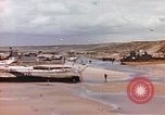 Image des péniches de débarquement de l'infanterie Normandie France, 1944, de la seconde 47 séquences d'archives historiques vidéo 65675058882