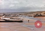 Image des péniches de débarquement de l'infanterie Normandie France, 1944, de la seconde 50 séquences d'archives historiques vidéo 65675058882
