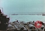 Image des péniches de débarquement de l'infanterie Normandie France, 1944, de la seconde 23 séquences d'archives historiques vidéo 65675058883