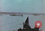 Image des péniches de débarquement de l'infanterie Normandie France, 1944, de la seconde 28 séquences d'archives historiques vidéo 65675058883