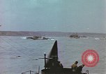 Image des péniches de débarquement de l'infanterie Normandie France, 1944, de la seconde 34 séquences d'archives historiques vidéo 65675058883