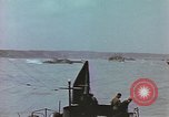 Image des péniches de débarquement de l'infanterie Normandie France, 1944, de la seconde 35 séquences d'archives historiques vidéo 65675058883