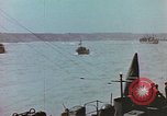 Image des péniches de débarquement de l'infanterie Normandie France, 1944, de la seconde 41 séquences d'archives historiques vidéo 65675058883