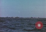 Image des péniches de débarquement de l'infanterie Normandie France, 1944, de la seconde 45 séquences d'archives historiques vidéo 65675058883