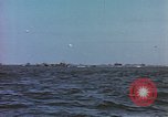 Image des péniches de débarquement de l'infanterie Normandie France, 1944, de la seconde 47 séquences d'archives historiques vidéo 65675058883