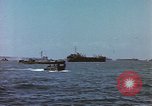 Image des péniches de débarquement de l'infanterie Normandie France, 1944, de la seconde 57 séquences d'archives historiques vidéo 65675058883
