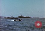 Image des péniches de débarquement de l'infanterie Normandie France, 1944, de la seconde 59 séquences d'archives historiques vidéo 65675058883