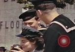Image des soldats américains Conseil de péniches de débarquement au port anglais l'Angleterre, 1944, de la seconde 8 séquences d'archives historiques vidéo 65675058887