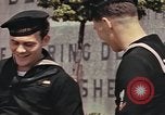 Image des soldats américains Conseil de péniches de débarquement au port anglais l'Angleterre, 1944, de la seconde 11 séquences d'archives historiques vidéo 65675058887