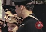 Image des soldats américains Conseil de péniches de débarquement au port anglais l'Angleterre, 1944, de la seconde 16 séquences d'archives historiques vidéo 65675058887