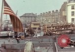 Image des soldats américains Conseil de péniches de débarquement au port anglais l'Angleterre, 1944, de la seconde 43 séquences d'archives historiques vidéo 65675058887