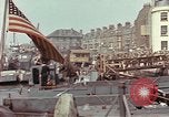 Image des soldats américains Conseil de péniches de débarquement au port anglais l'Angleterre, 1944, de la seconde 48 séquences d'archives historiques vidéo 65675058887