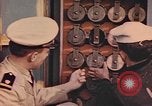 Immagine di Le guardie costiere officer Normandia Francia, 1944, secondo 27 filmato di repertorio 65675058895