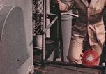Immagine di Le guardie costiere officer Normandia Francia, 1944, secondo 48 filmato di repertorio 65675058895