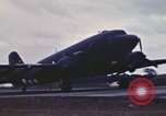 Immagine di Noi paracadutista esploratori fare pratica salta Regno Unito, 1944, secondo 40 filmato di repertorio 65675058905