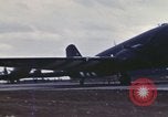 Immagine di Noi paracadutista esploratori fare pratica salta Regno Unito, 1944, secondo 44 filmato di repertorio 65675058905
