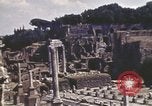 Standbild Ruinen des Forum Romanum Rom Italien, 1944, aus Sekunde 4 historischem Filmmaterial Videoclip 65675058910