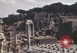 Standbild Ruinen des Forum Romanum Rom Italien, 1944, aus Sekunde 8 historischem Filmmaterial Videoclip 65675058910