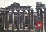 Standbild Ruinen des Forum Romanum Rom Italien, 1944, aus Sekunde 12 historischem Filmmaterial Videoclip 65675058910