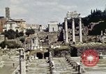 Standbild Ruinen des Forum Romanum Rom Italien, 1944, aus Sekunde 23 historischem Filmmaterial Videoclip 65675058910