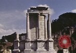 Standbild Ruinen des Forum Romanum Rom Italien, 1944, aus Sekunde 33 historischem Filmmaterial Videoclip 65675058910
