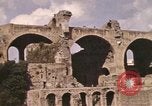 Standbild Ruinen des Forum Romanum Rom Italien, 1944, aus Sekunde 42 historischem Filmmaterial Videoclip 65675058910