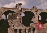 Standbild Ruinen des Forum Romanum Rom Italien, 1944, aus Sekunde 43 historischem Filmmaterial Videoclip 65675058910