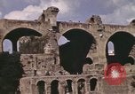 Standbild Ruinen des Forum Romanum Rom Italien, 1944, aus Sekunde 46 historischem Filmmaterial Videoclip 65675058910