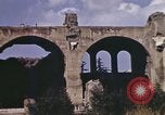 Standbild Ruinen des Forum Romanum Rom Italien, 1944, aus Sekunde 56 historischem Filmmaterial Videoclip 65675058910