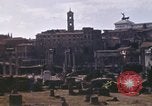Standbild Ruinen des Forum Romanum Rom Italien, 1944, aus Sekunde 59 historischem Filmmaterial Videoclip 65675058910