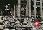 Standbild American Army Air Forces officers in Rom während Zweiten Weltkrieg Rom Italien, 1944, aus Sekunde 16 historischem Filmmaterial Videoclip 65675058911