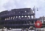 Standbild American Army Air Forces officers in Rom während Zweiten Weltkrieg Rom Italien, 1944, aus Sekunde 37 historischem Filmmaterial Videoclip 65675058911