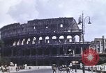 Standbild American Army Air Forces officers in Rom während Zweiten Weltkrieg Rom Italien, 1944, aus Sekunde 38 historischem Filmmaterial Videoclip 65675058911