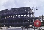 Standbild American Army Air Forces officers in Rom während Zweiten Weltkrieg Rom Italien, 1944, aus Sekunde 39 historischem Filmmaterial Videoclip 65675058911